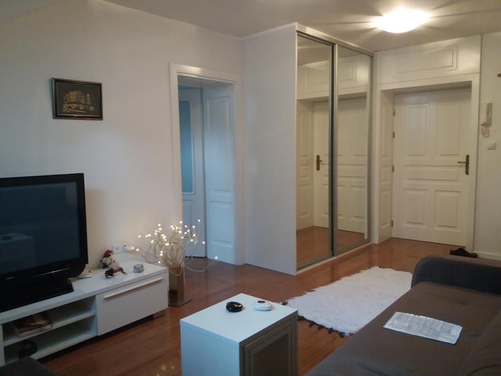 Main Street Apartment Sarajevo Luaran gambar